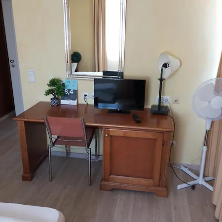 La Strada 3*