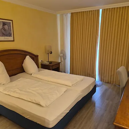 La Strada & Sultan Hotel