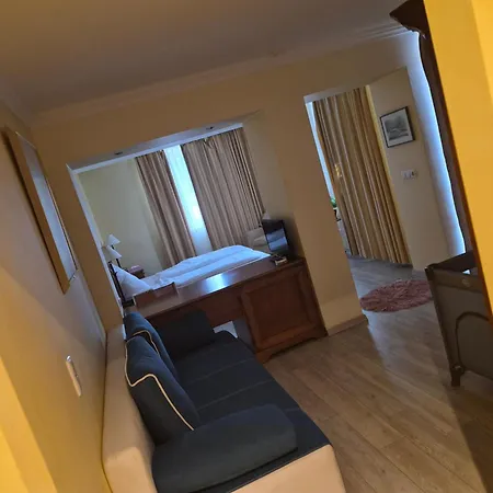 Hotel La Strada & Sultan 3*